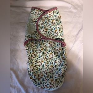 Swaddle Me floral swaddle. Never used. SM/MD size